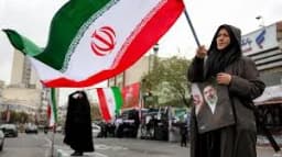 Brent Falls Below $100 as Trump Signals Iran Exit While Gold Extends Recovery Above $4,700