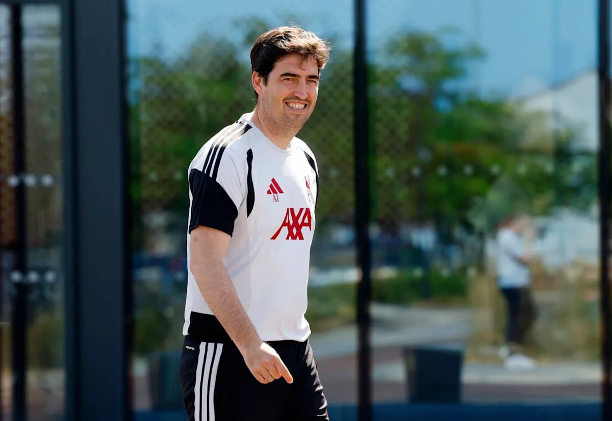 Andoni Iraola has confirmed that Liverpool are working on ...