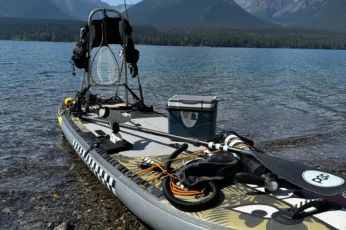 Inflatable vs Hard Paddleboard
