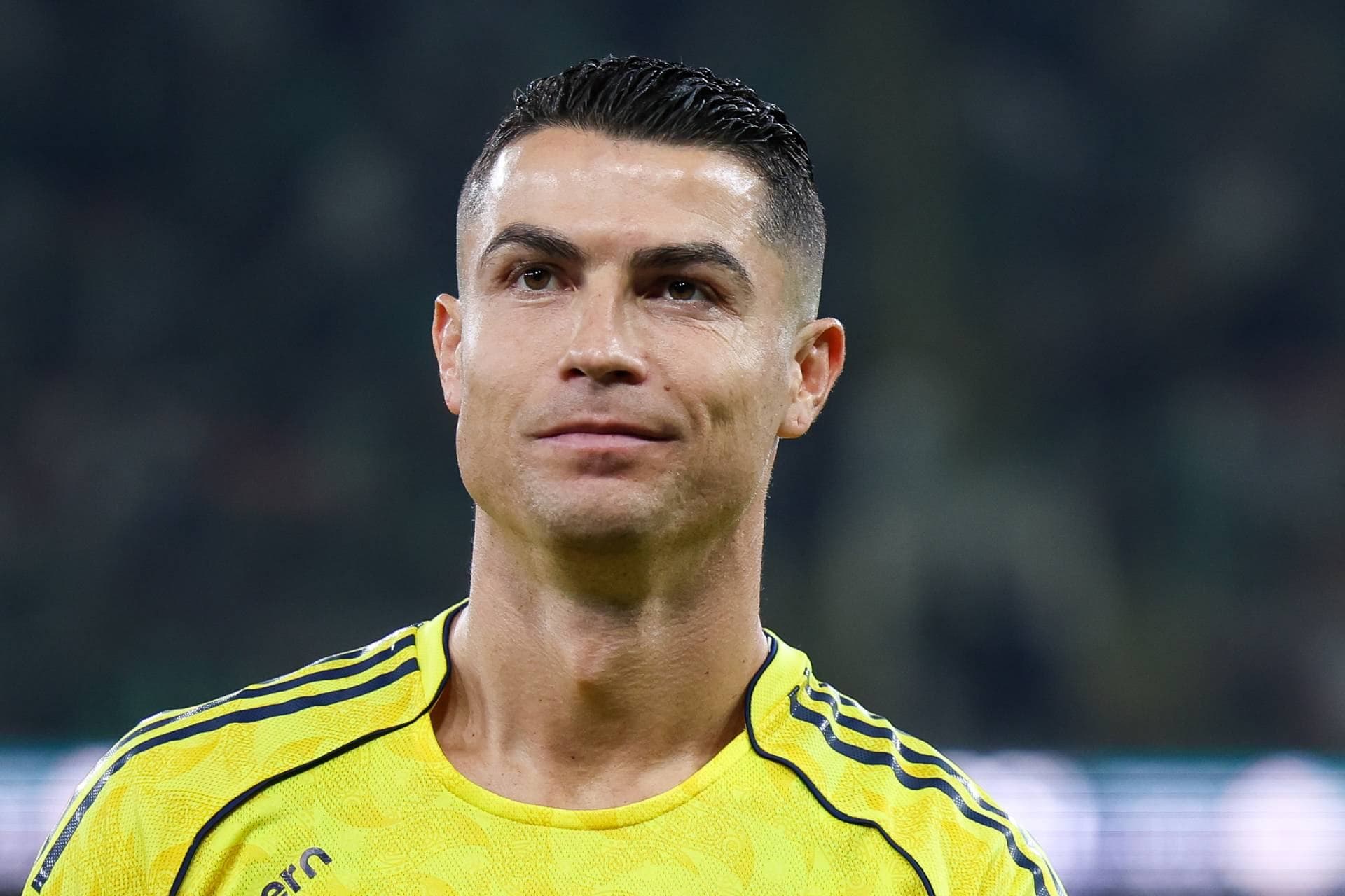 Cristiano Ronaldo felesége übermély dekoltázzsal: Georgina nőies ...