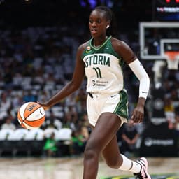 @WNBA: At the half the @seattlestorm lead the @minnesotalynx 45-44!

Dominique Malonga: 13 PTS | 6 REB 
Awa...