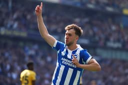 Transfer news LIVE: Arsenal 'lead race' to sign £50m target ...