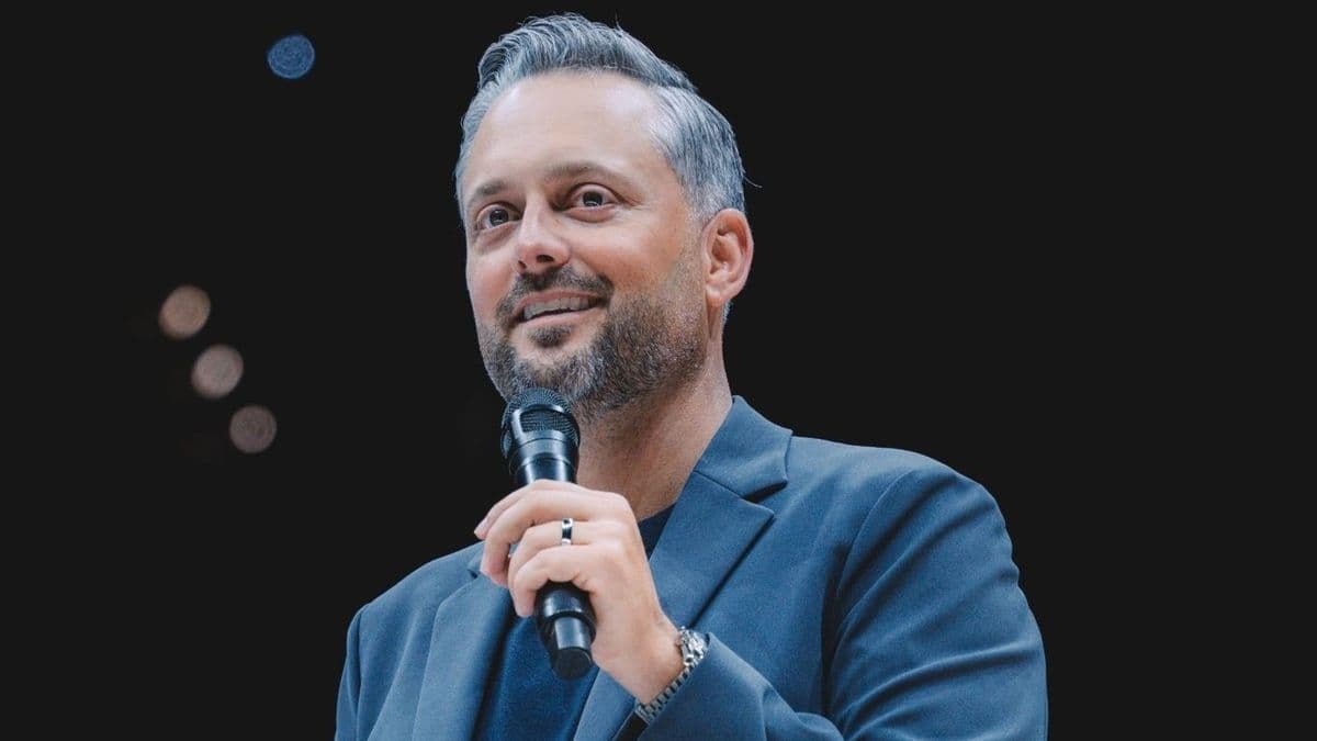 Nate Bargatze Extends Residency at Encore Theater, ...