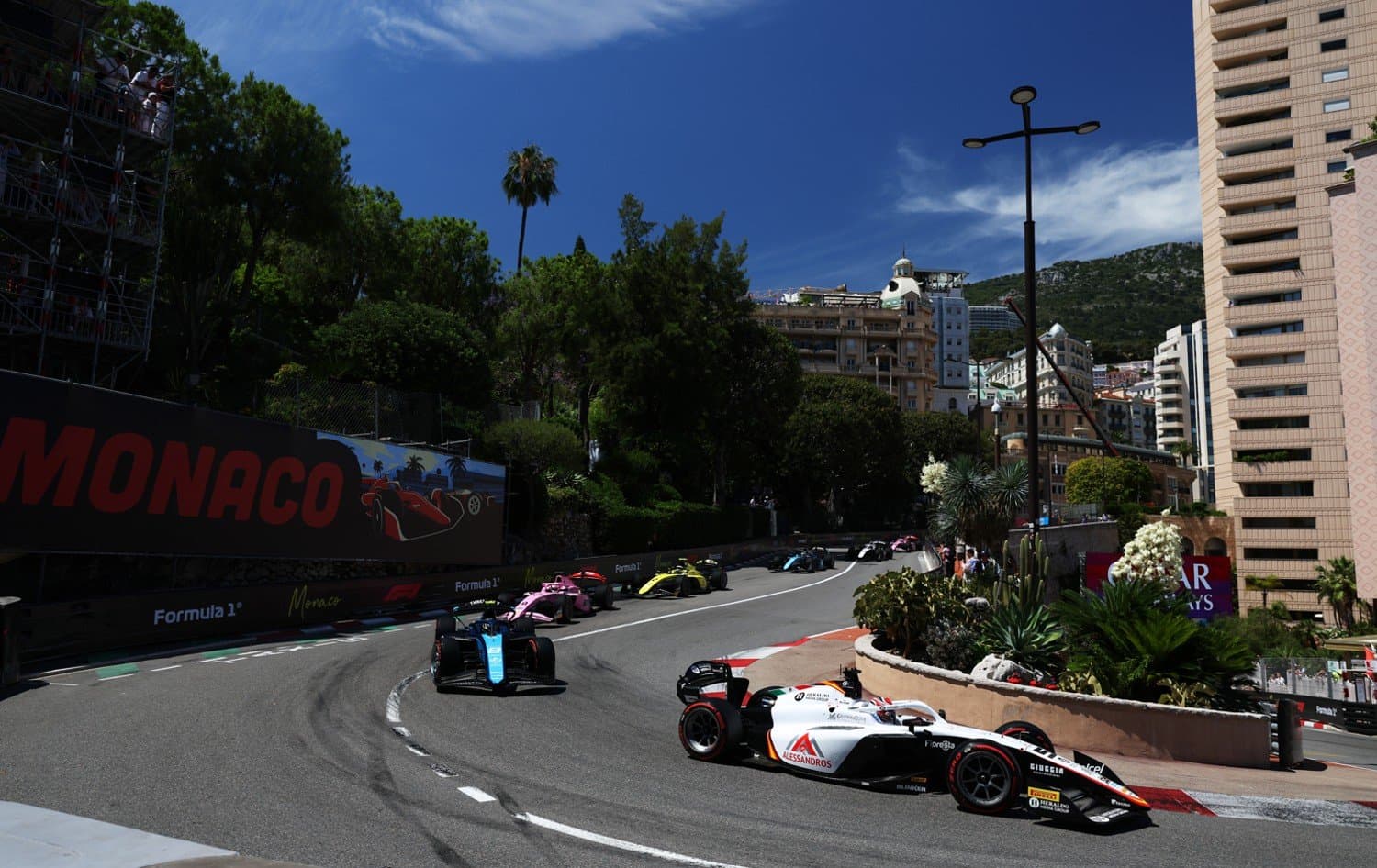 Formula 2 News: León dominates in lights-to-flag victory in Monte Carlo