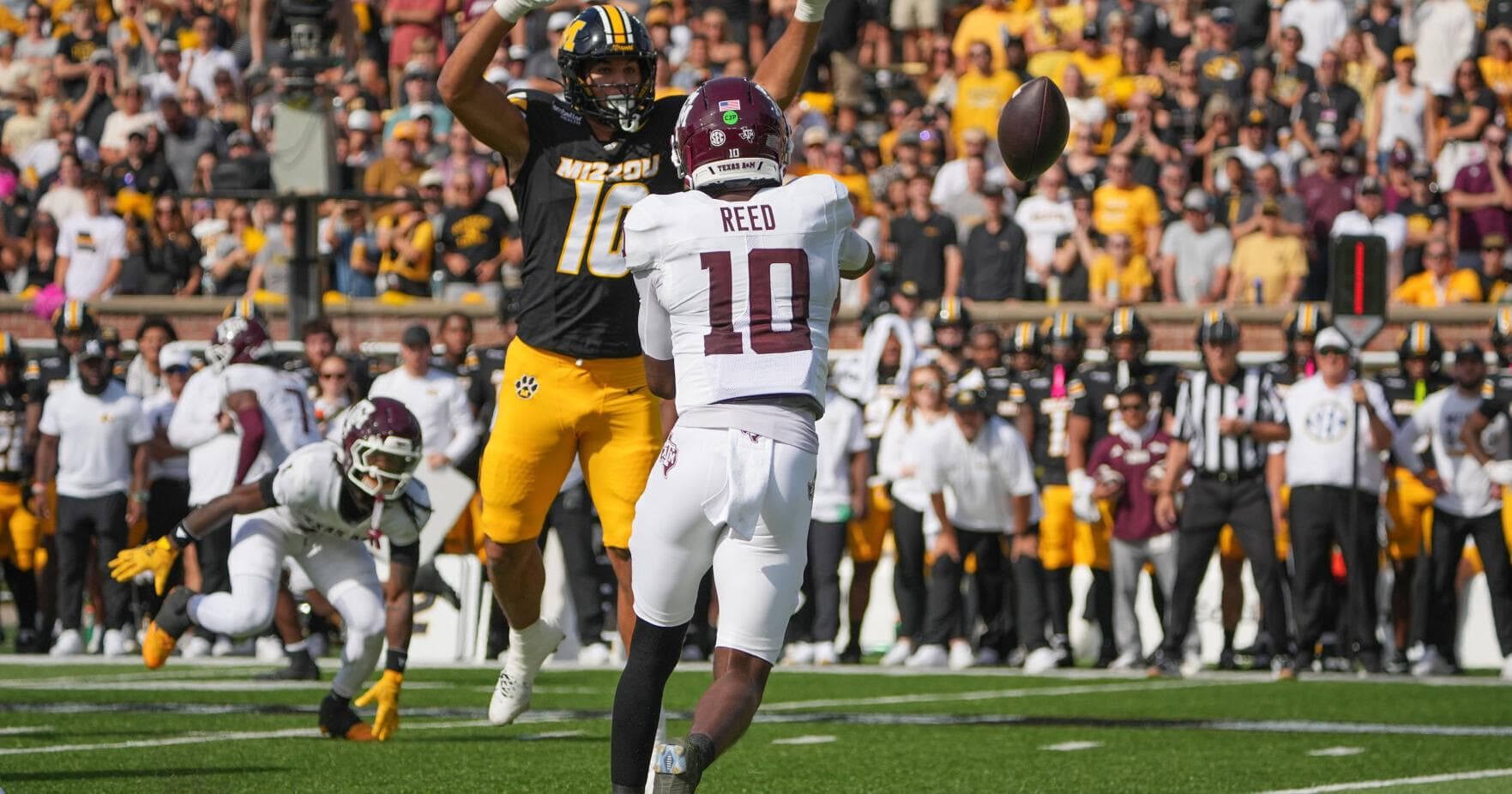 Missouri dominates Texas A&M 27-6 and rises to No. 13