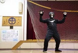 Saitama Holds Bear Shooting Drill in Urban Setting