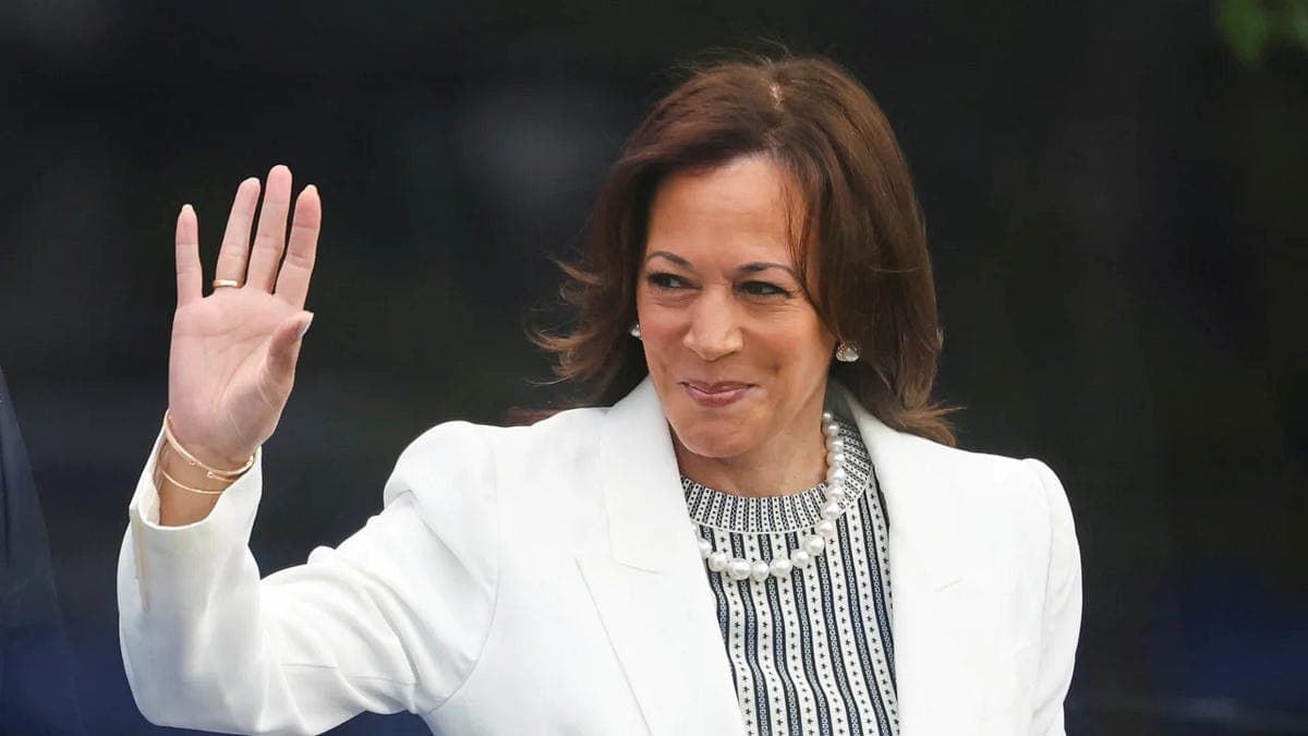 Trump Isn’t Going to Swing States. But Kamala Harris Will.