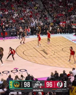 @LASparks: Nneka finds Dearica for the quick two. 

@nnekaogwumike x @dearicamarie https://t.co/BWgwpI4J4f