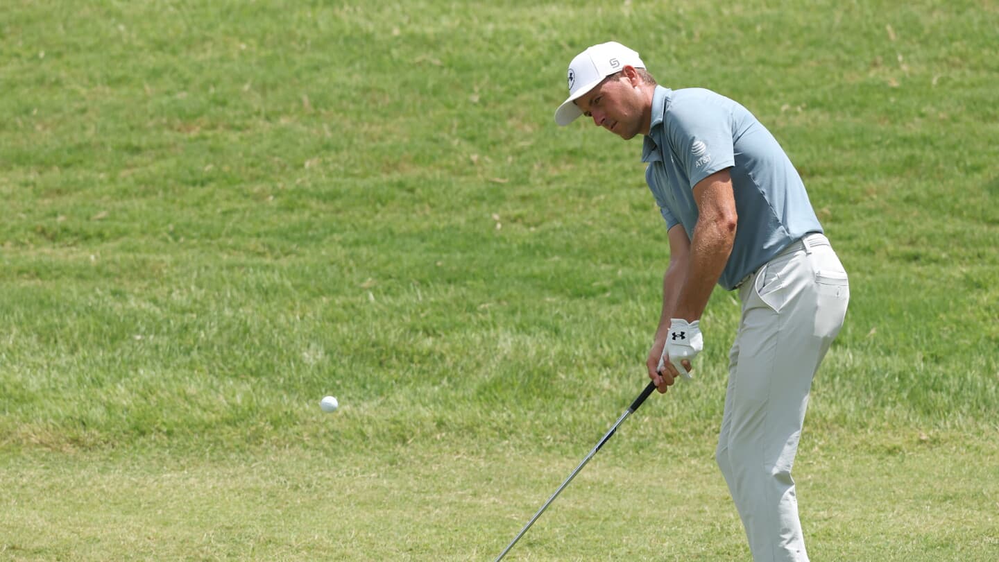 Spieth finishes second round strong after early bogeys