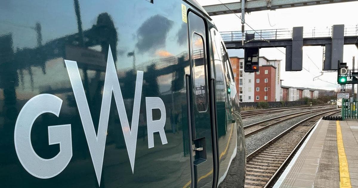 No trains between West Ealing and Greenford after train fault | London Now