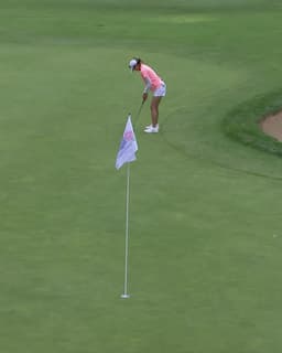 @LPGA: 40-footer for birdie 🤯

Rose is a DOG 💪 https://t.co/dfowe20ZCu