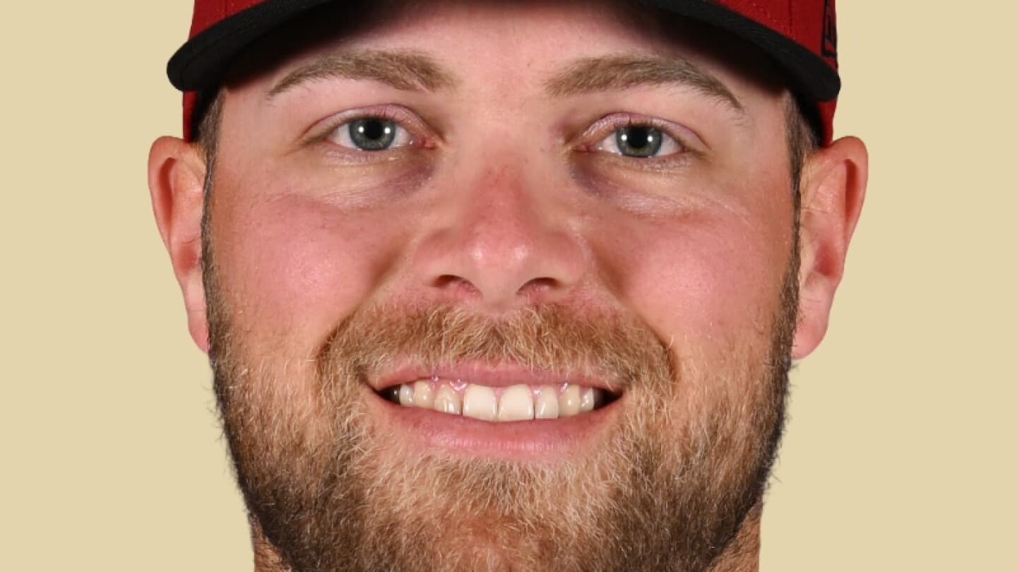 Corbin Burnes won't opt out of D-backs deal