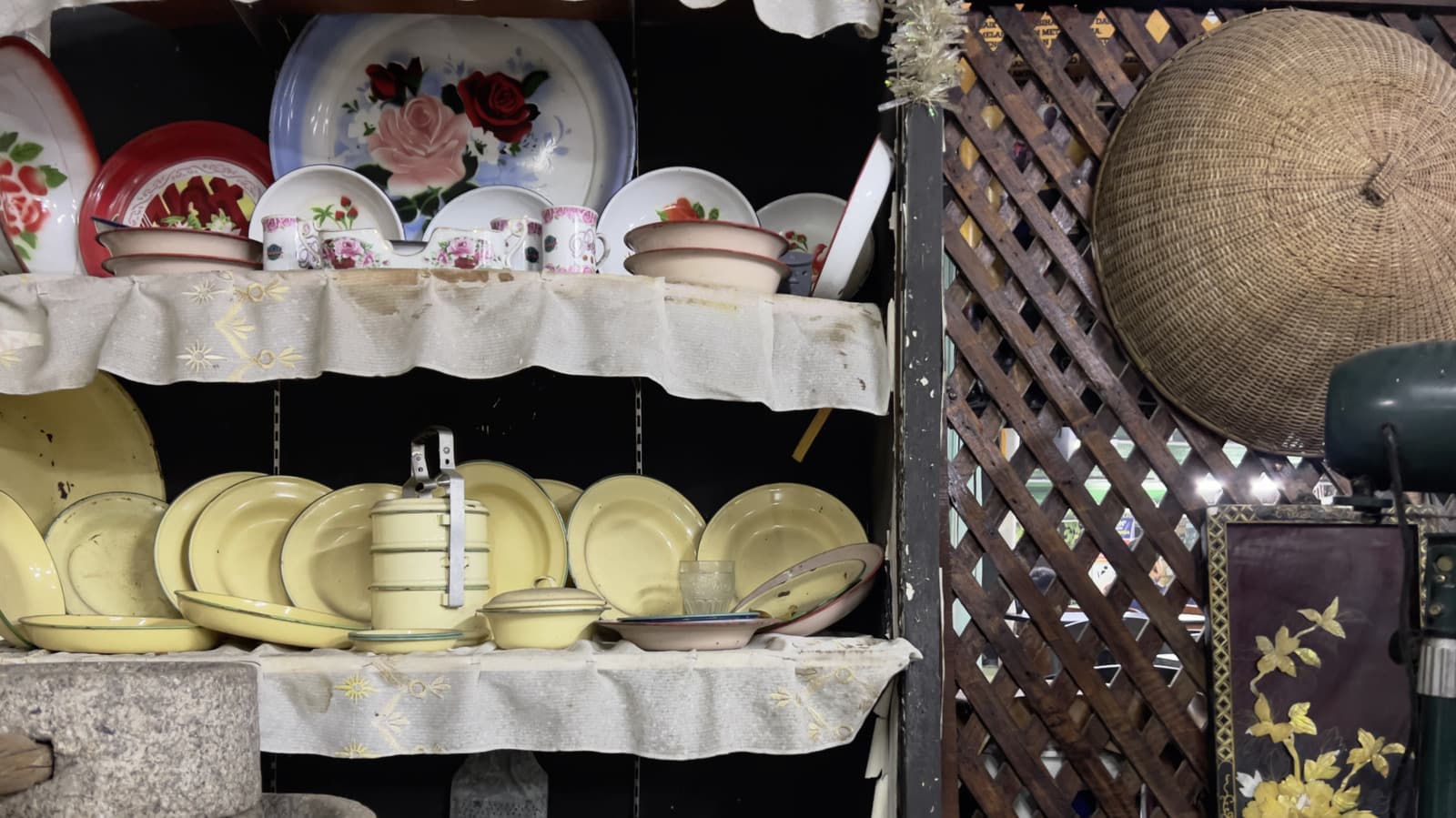 The Kitchenware Collectible That Is Now The Ultimate Thrift Store Find For Kitschy Decor