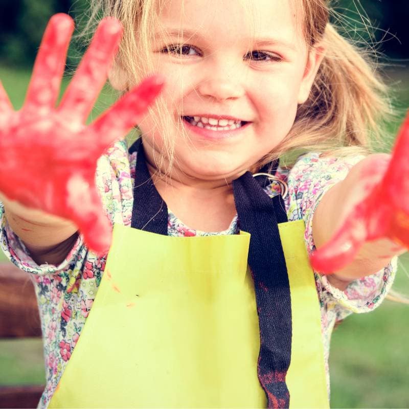 Autonomie de l'enfant : à quel âge le laisser faire seul