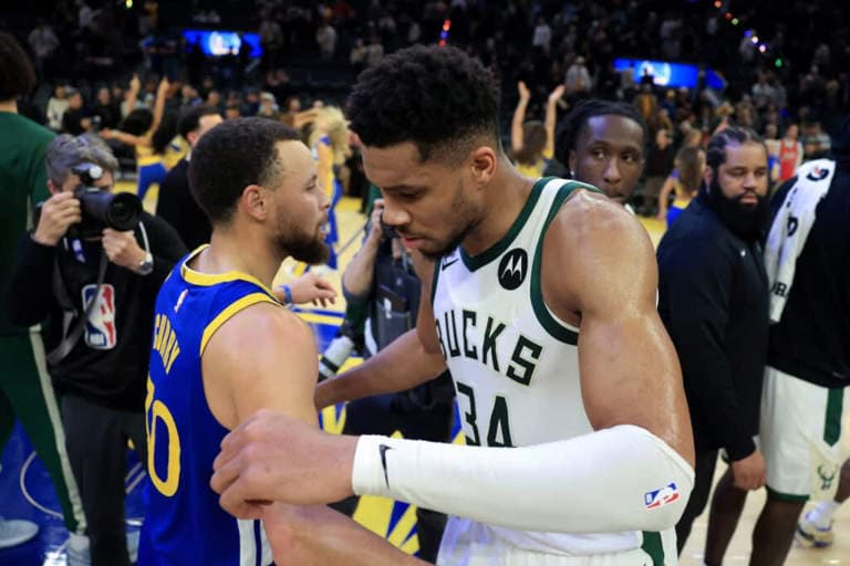 Steph Curry’s 'waste of time' reaction shows his stance on Giannis Antetokounmpo trade rumors