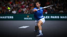 Djokovic's bravery at the Paris Masters - Lao Dong