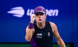 Late break propels Swiatek to straight-sets win in US Open first round