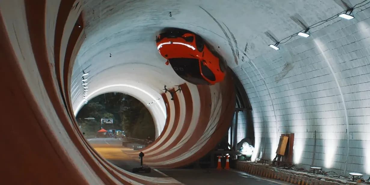 A Chinese electric car successfully pulled stunt by driving ...
