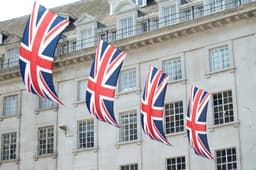 UK FCA Says Smart Contracts Alone Won't Keep DeFi ...