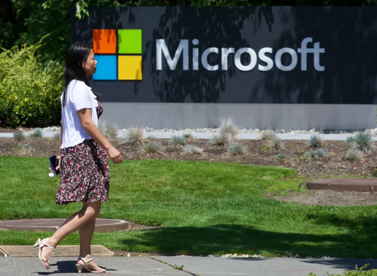 MSFT Stock Holds Up Amid US-Iran Geopolitical Jitters: Retail Calls It ‘Safest Earnings Play’