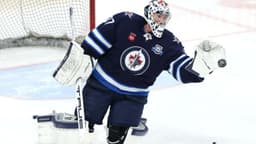 Connor Hellebuyck trade adds intrigue as Devils visit Stars