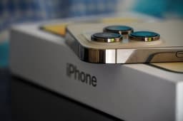 If You Invested In Apple Stock Instead Of Buying iPhones Each Year, Here's How Much You'd Have Today