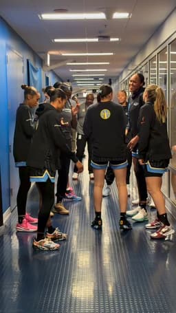 @WNBA: CHI-TOWN 🗣️

The @chicagosky are ready to defend home court!

📺 ATL-CHI | 7pm/ET | ESPN

2026 WNBA C...