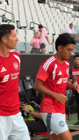 @MLS: Robert Lewandowski: STARTING. 👀

📺 Apple TV (7:30pm ET): https://t.co/dxQd2qG1Bl https://t.co/0cDUll...