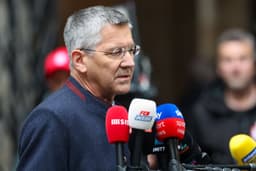 "No crazy deals": Hainer puts the brakes on transfer euphoria ...