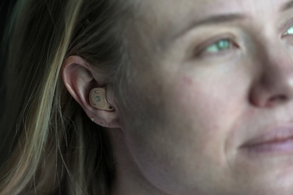 NYC Ballet dancer shares her experience with hearing loss | AP News