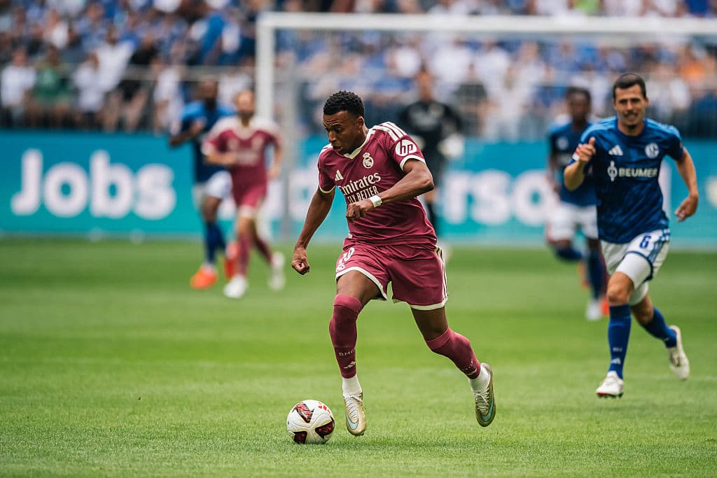 French Soccer Star Kylian Mbappé Debuts Gold Nike Cleats ...
