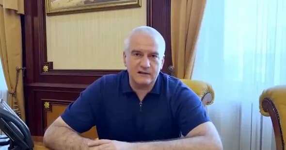 Republic of Crimea head introduces state of emergency ...