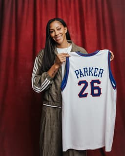 @LASparks reposted: Candace Parker #26HoopClass Jersey. 🏀 https://t.co/SEPsVlmvgN