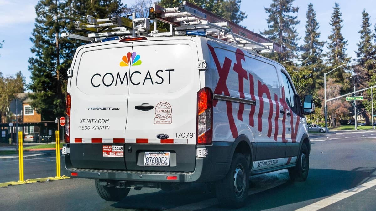 Comcast aims free line offer at T-Mobile customers planning to switch