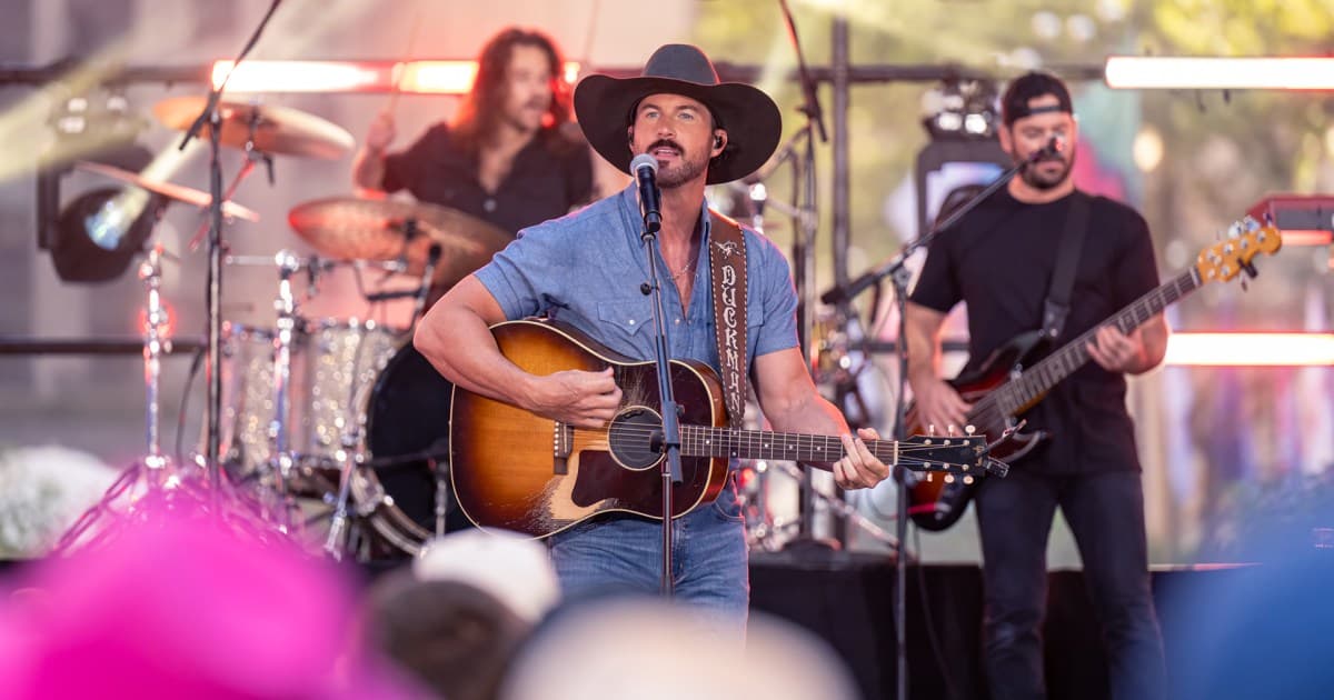 Country Superstar Riley Green Performs 'My Way' on TODAY