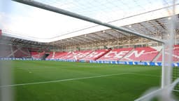 Hungary game stopped after alarming incident as Dominik Szoboszlai shines and Liverpool team-mate debuts