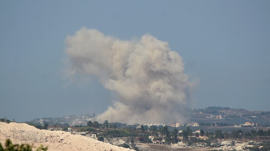 Israeli army attacks southern Lebanon, demolishes ...