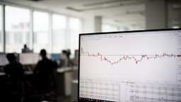 Bitcoin Stuck in $60,000 Range as ETF Flows Reverse to ...