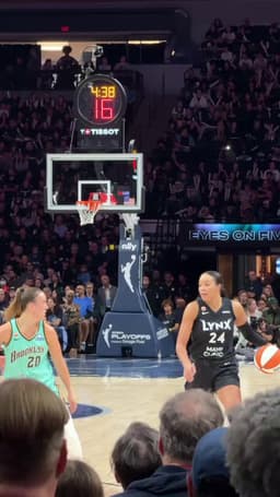 @WNBA: Stewie takes control 😳

Breanna Stewart gets the big denial to secure her first block of the game!

...