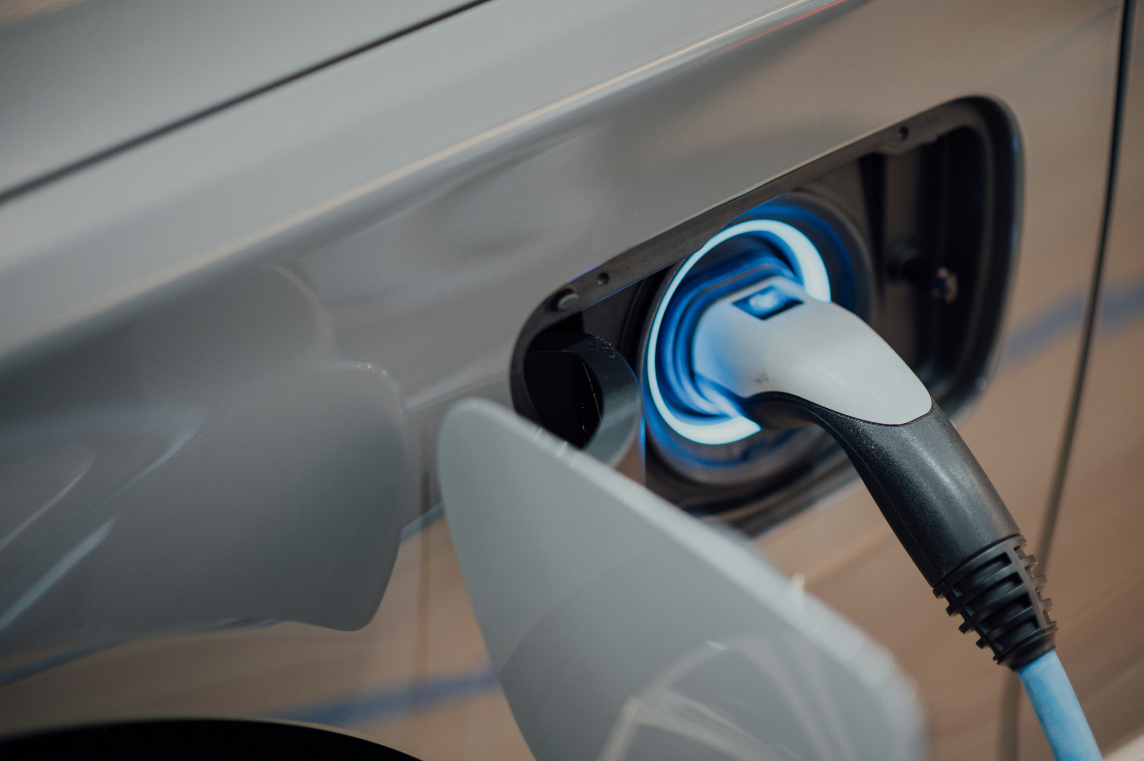 US Electric Vehicle Prices Rebound in July, Average ...