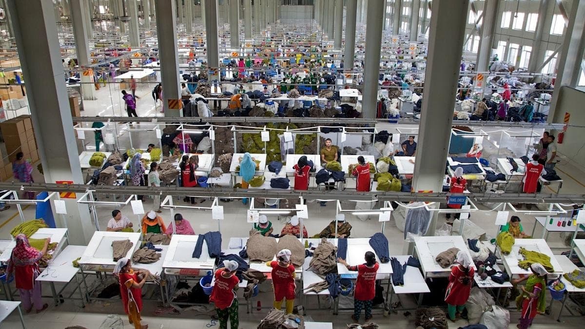 Apparel exports to US decline 8.53% in Jan-Feb amid regional competition