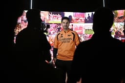 Behind the scenes from Arteta's contract signing