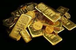 Newmont's June Plunge: A Golden Opportunity or a Trap?