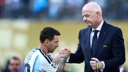 La Liga boss says FIFA is 'destroying football' and calls on Infantino to quit