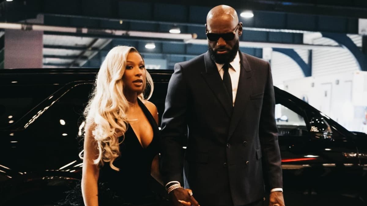LeBron James bows to Savannah declaring 'Queen's Day' ...