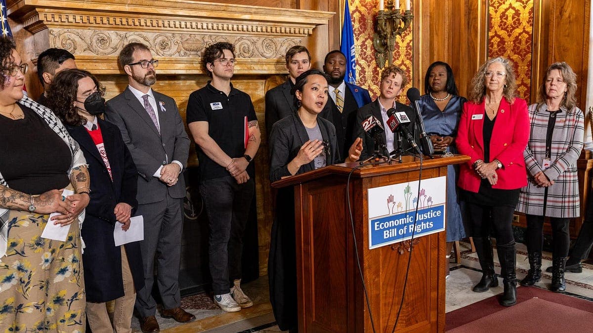 Democrats Poised to Flip State Legislatures in 2026