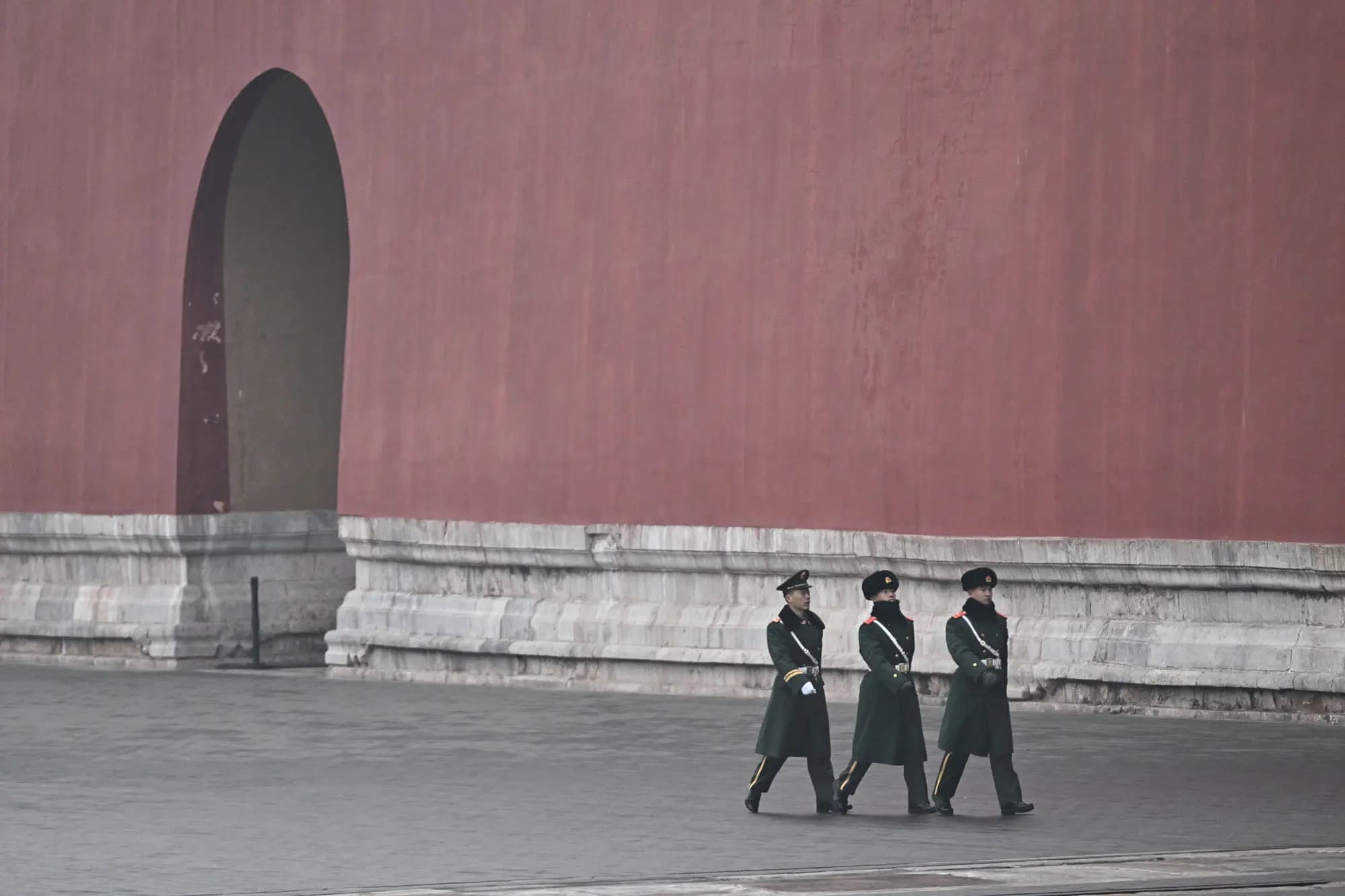 中共政权走向衰亡征兆中共“铁腕总理”消失