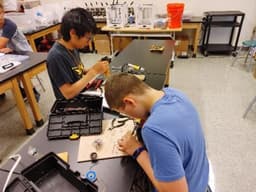 Hillsborough County 4-H STEM Learning Lab - UNH Extension