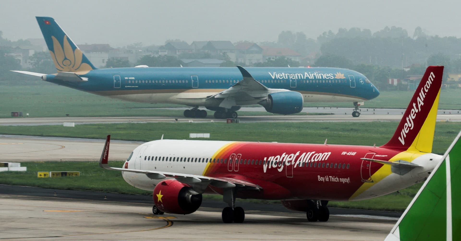 Vietnam orders airlines to accelerate U.S. deals as Washington trade probes mount