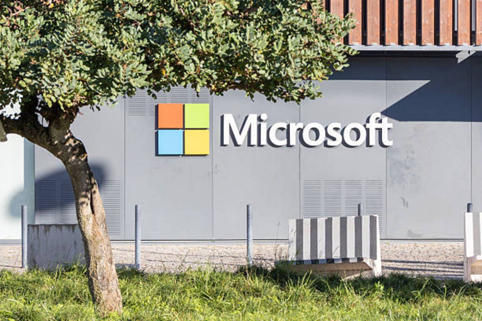 Microsoft: The $190B AI Infrastructure Trap Implies 20% Downside